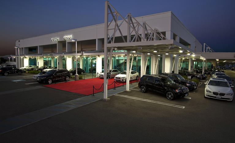 RAB Lighting helps BMW car dealership's true colors shine through